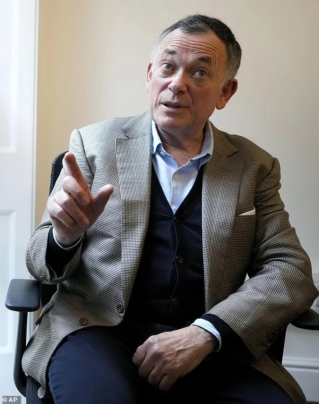 Ghislaine Maxwell's brother slams royals for treatment of Andrew Mountbatten-Windsor - 2