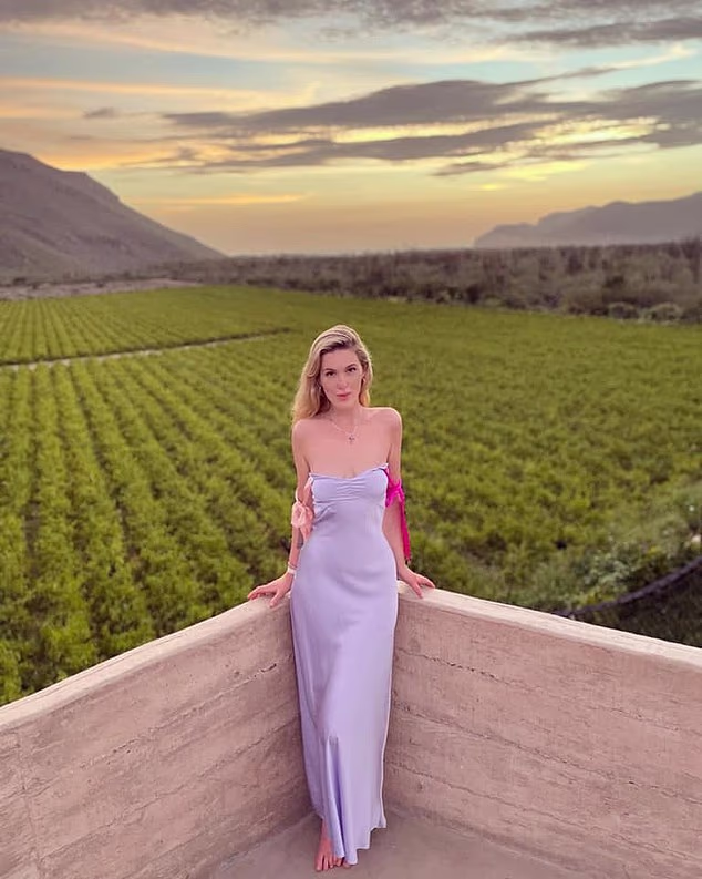 Inside RFK Jr's 'cult-like' inner circle... - 1