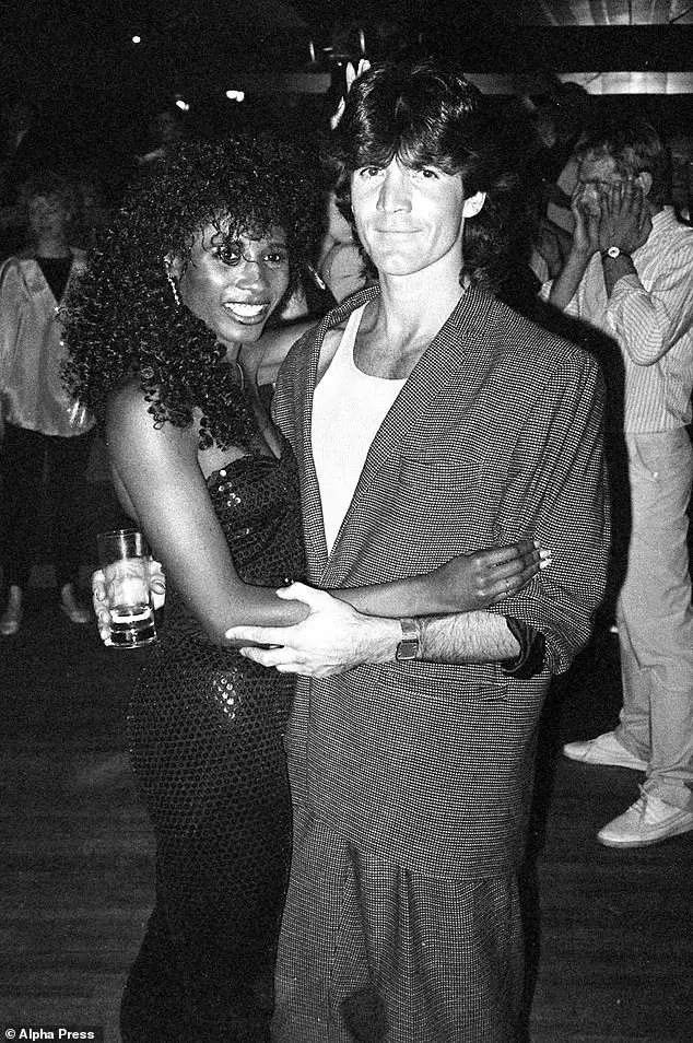 Inside Sinitta and Simon Cowell's 20-year romance - abortion to 'revenge' marriage - 4