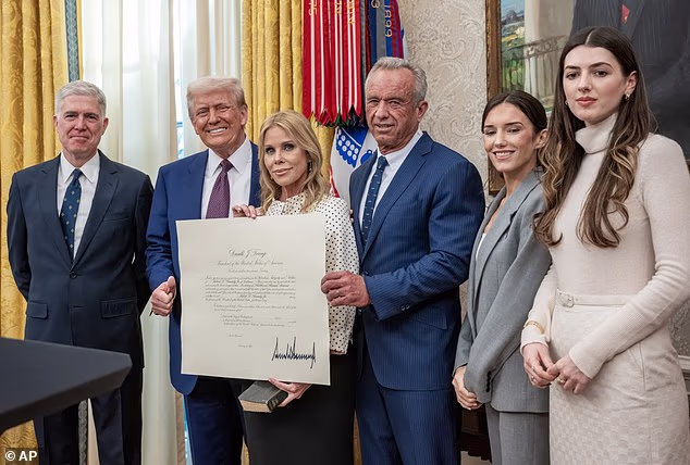 Inside RFK Jr's 'cult-like' inner circle... - 3