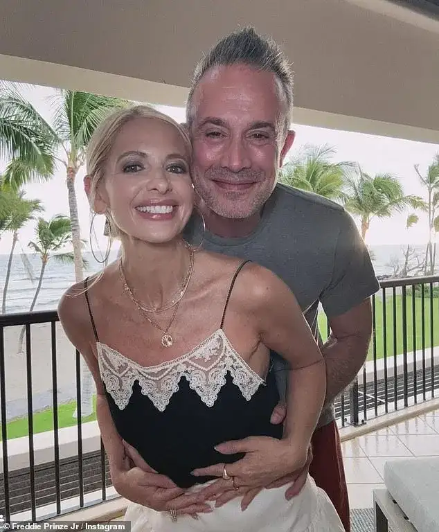 Freddie Prinze Jr. and Sarah Michelle Gellar's enduring marriage: How two 'dumb kids' managed to spark one of Hollywood's greatest love stories - as the former teen heartthrob turns 50 - 1