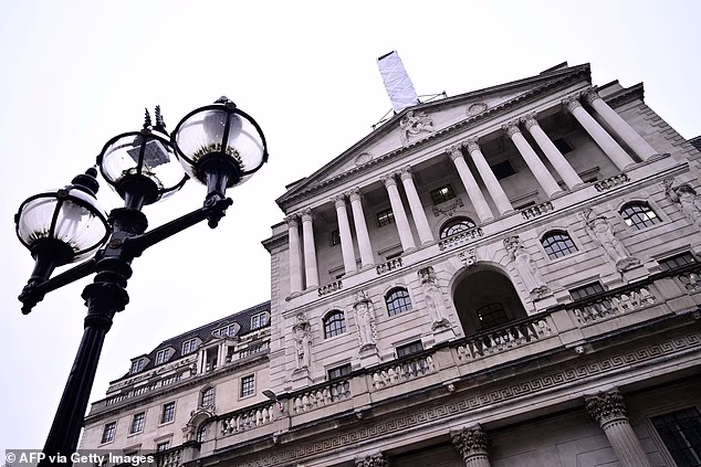 Gilts sell off sharply on fears of inflation from Iran war - 1