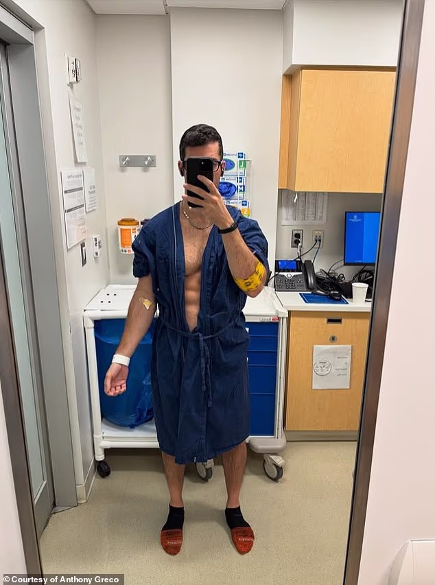 Rachel Weisz pictured with co-star Matthew Macfayden in first dramatic shots from remake of classic Sixties thriller - 1