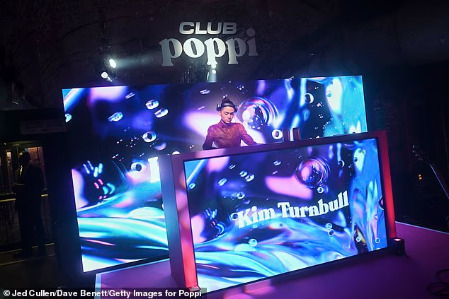 ICE-Detained Chicago Woman Goes Missing, Agents Claim They Don't Know Where She Is - 1