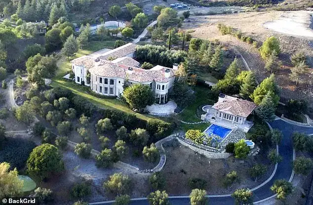 Britney Spears' home was hit with 14 police calls in two years as troubling new details emerge after DUI arrest - 4