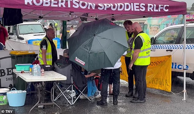 Mr Whippy worker struck by lighting at country show - 2