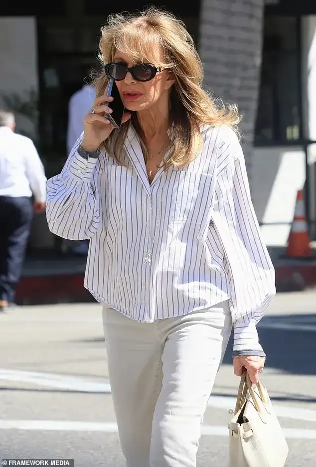 Charlie's Angels bombshell Jaclyn Smith looks nowhere near her 80 years in Beverly Hills... see her now - 1
