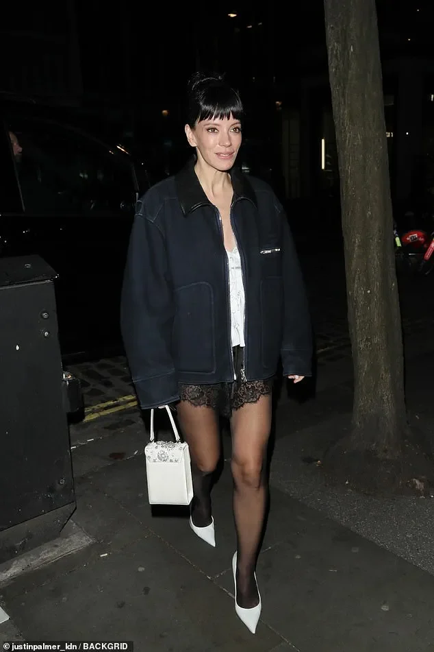 Lily Allen leaves fans out in the cold at stage door as she sneaks out of London Palladium gig to meet up for dinner with her boyfriend Jonah Freud - 3