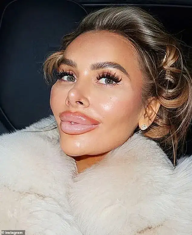 Influencer faces backlash online after telling her 15-year-old daughter to twerk for a video: 'She's a kid' - 2