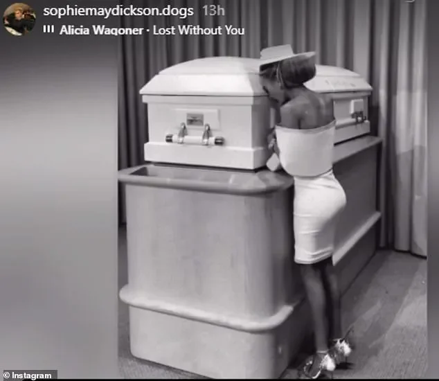 Influencer faces backlash online after telling her 15-year-old daughter to twerk for a video: 'She's a kid' - 3