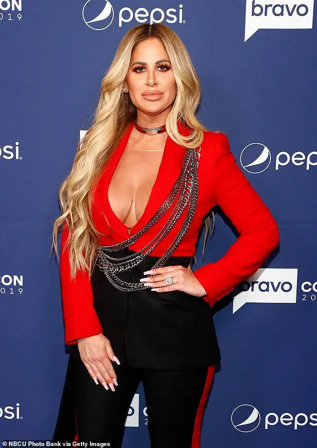 Kim Zolciak denies she's 'lost custody' of her kids after judge orders they stay with her ex Kroy Biermann - 1