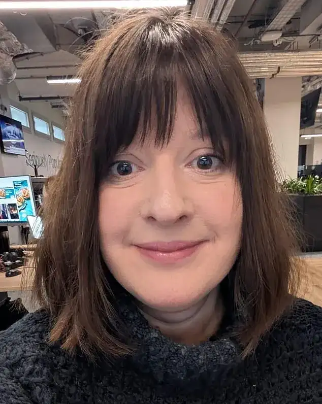 We tried Victoria Beckham's makeup routine using all VB beauty products - is looking like Posh worth the £400 price tag? - 3