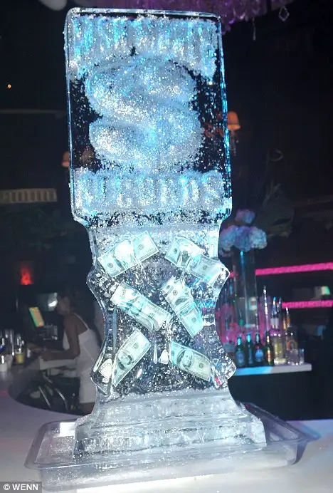 They got their $100 million contracts – in a Louis Vuitton briefcase. This week, it all fell apart - 1