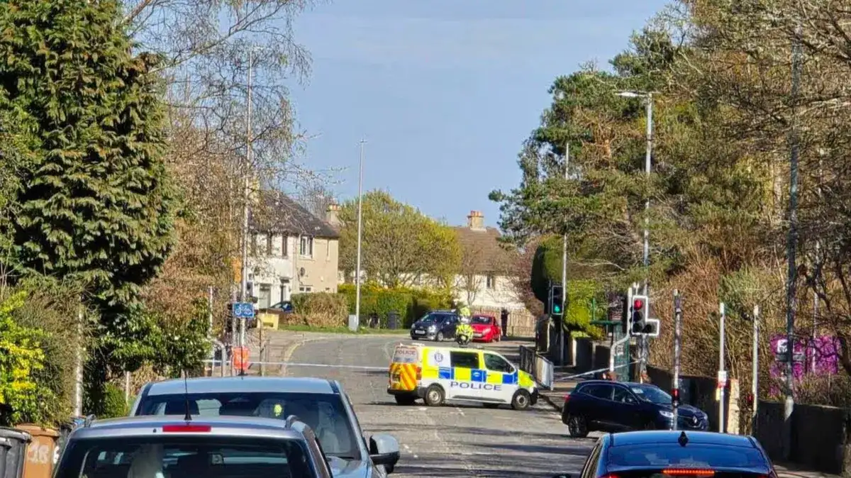 Three taken to hospital after serious crash in Aberdeen - 2