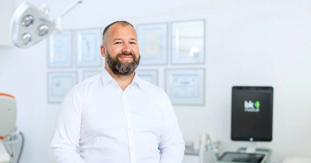 Doctor lists red flags of cancer that impacts one in every eight men in the UK - 1