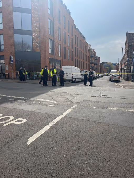 Bomb squad called to park as suspicious item found - 4