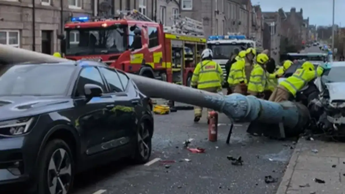 Three taken to hospital after serious crash in Aberdeen - 4