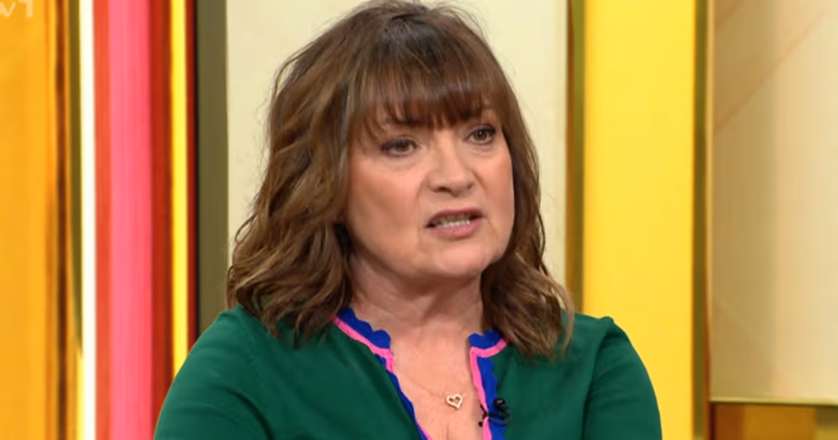 Lorraine Kelly confirms seven-week break from TV after illness in emotional health update - 4