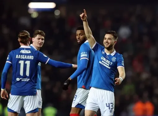 RANGERS 4 ABERDEEN 1: Moore provides the magic as hosts dismantle dismal Dons - 1