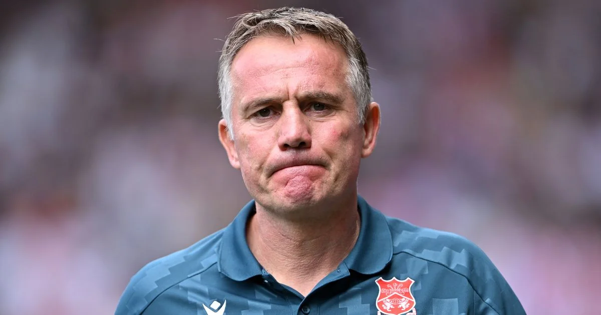 Ryan Reynolds and Rob Mac's striking sack verdict on Wrexham manager Phil Parkinson - 4