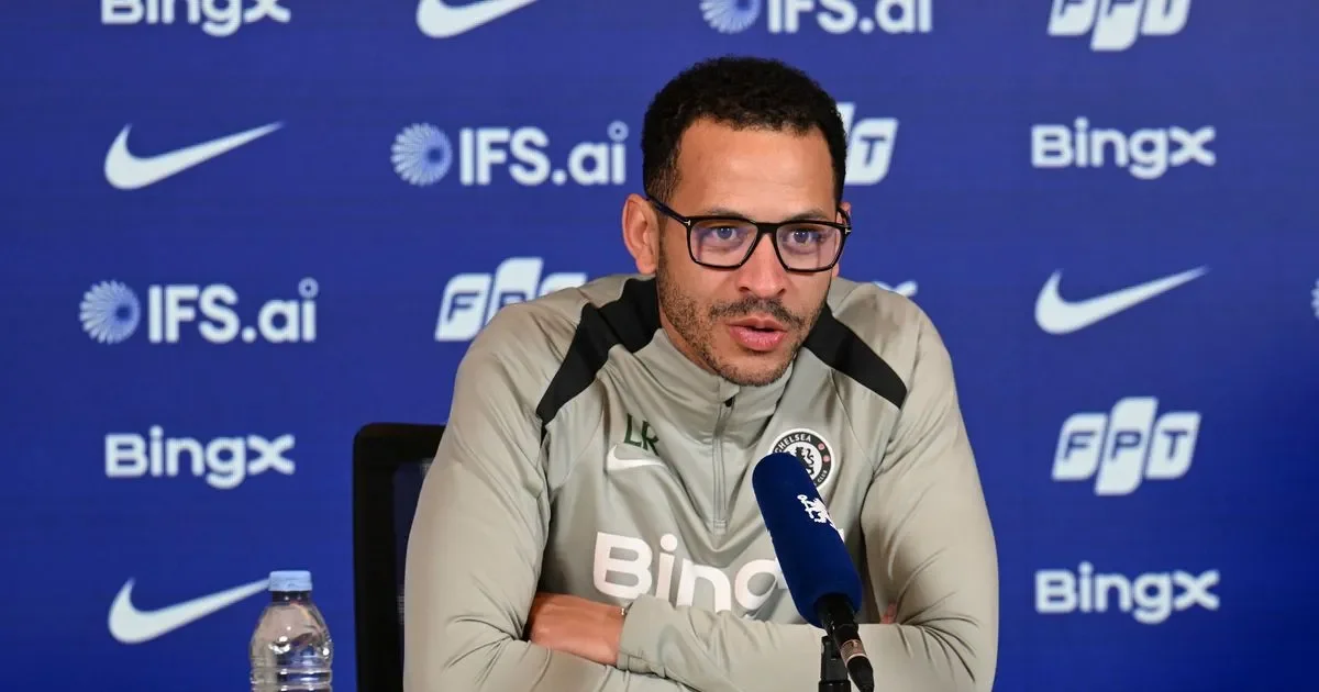 Rosenior on Estevao's fitness, goalkeepers & Wrexham - 3