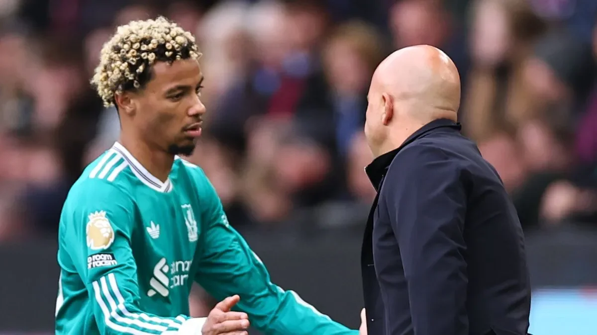 Arne Slot delivers Liverpool hammer blow as extent of Alisson injury emerges - 4