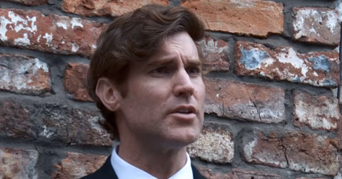 Coronation Street fans make Todd Grimshaw plea as Theo Silverton's 'abhorrent' behaviour escalates - 2