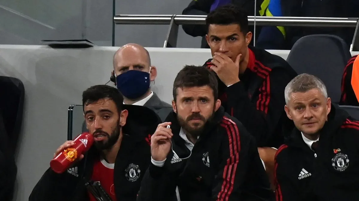 Bruno Fernandes reveals the secret behind Man United's transformation under Michael Carrick as captain compares new boss' bright start to Ruben Amorim's disastrous regime - 2