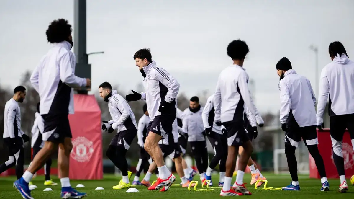 Manchester United handed boost as key star returns to training - 2