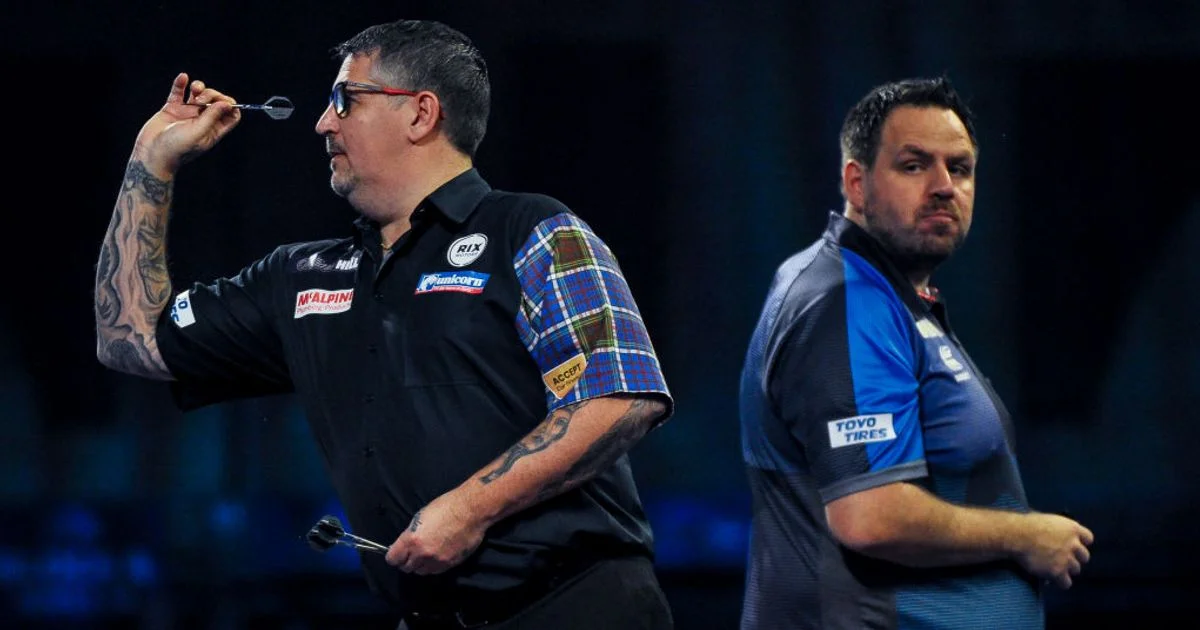 Premier League Darts' darkest day saw coins and lager hurled on Glasgow stage - 4