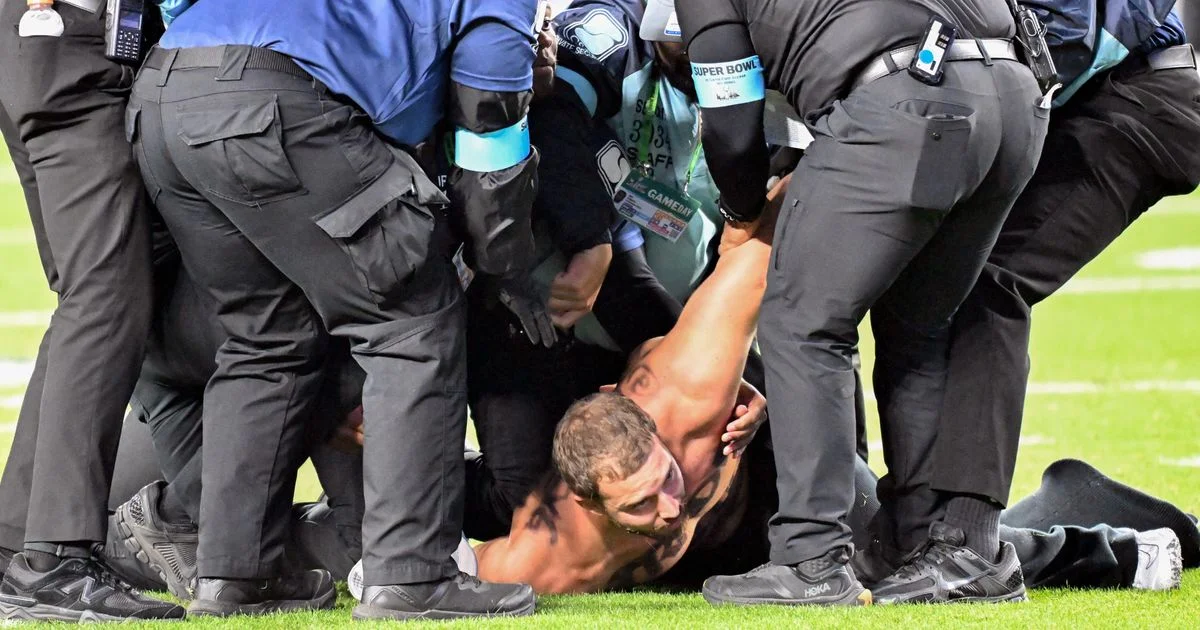 Super Bowl streaker's three-word message explained as NFL game is interrupted - 2