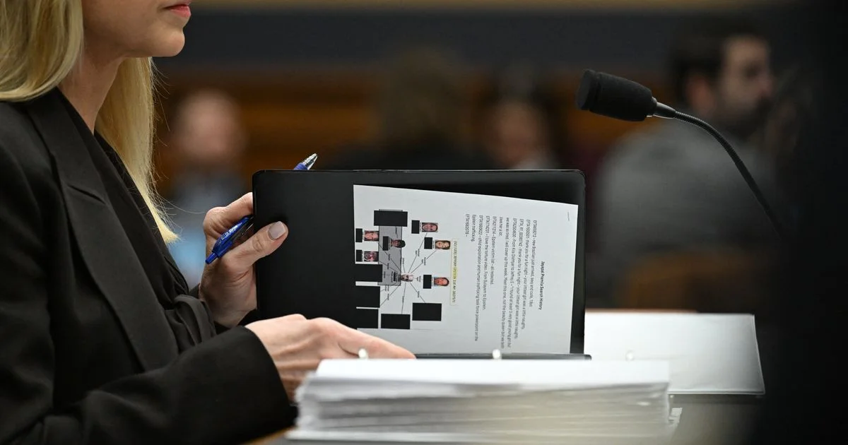Leaked Photos of Pam Bondi's Binder Show Epstein-Related Search History of Congress Members - 1
