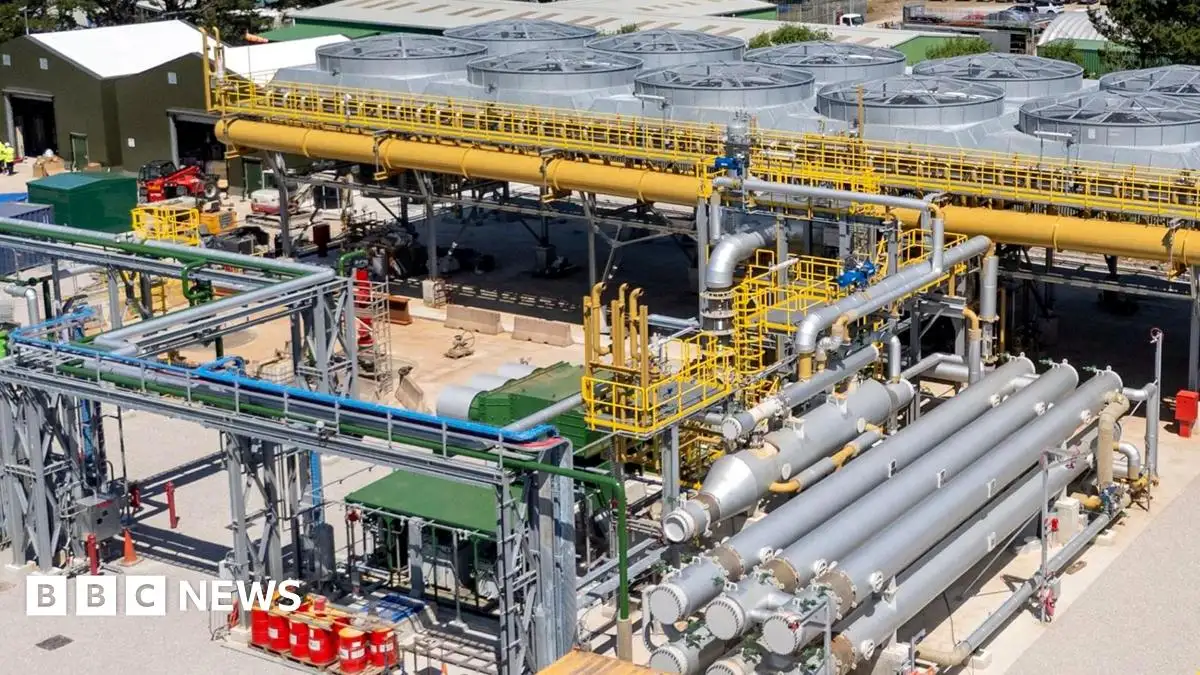 Britain's first geothermal plant opens in Cornwall: Green project will provide power to 10,000 homes - but sceptics raise fears of earthquakes across the south-west - 3