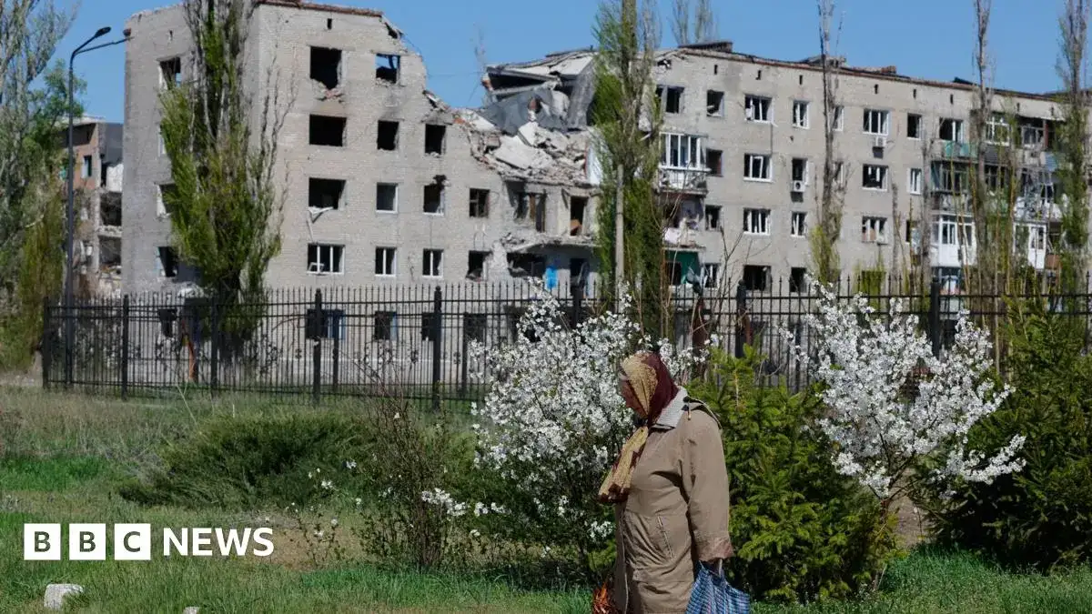Russia strikes targets in Kyiv region as Ukraine hopes for Easter truce - 4