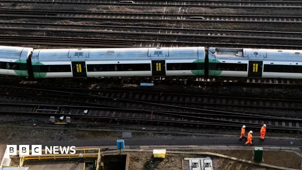 London travel news LIVE: Train cancellations and Tube disruption cause rush-hour chaos - 1