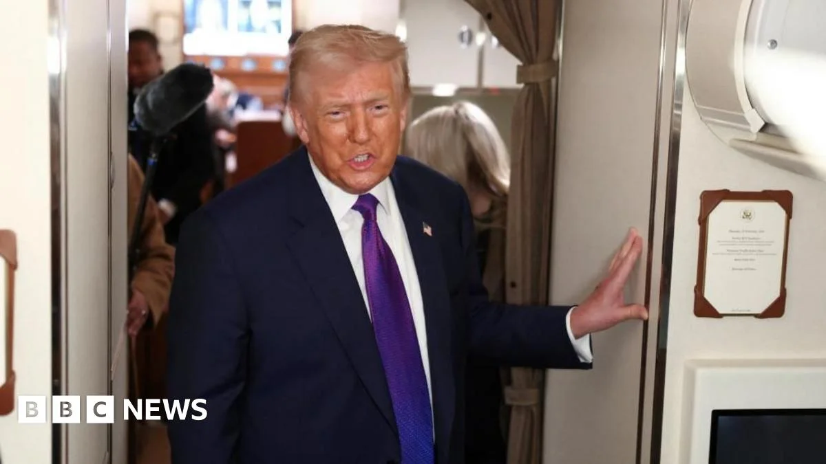 Trump says Obama shared 'classified information' when he said aliens were real - 2