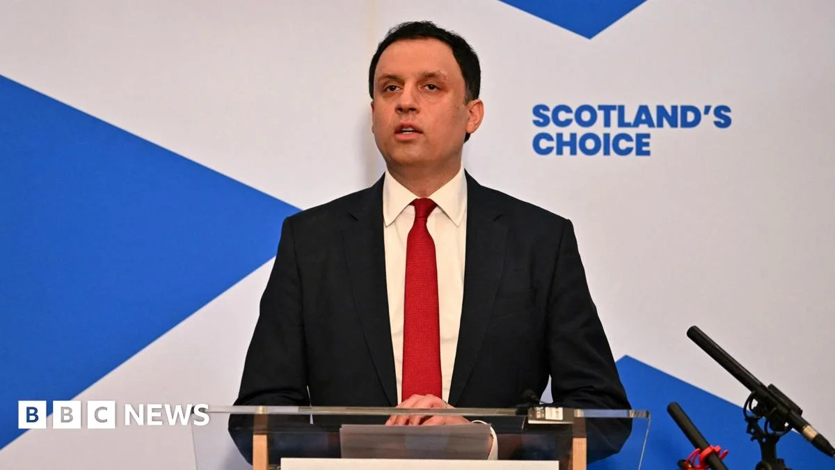 Keir Starmer latest LIVE: Huge blow to PM as Scottish Labour leader Anas Sarwar calls for him to resign - 2