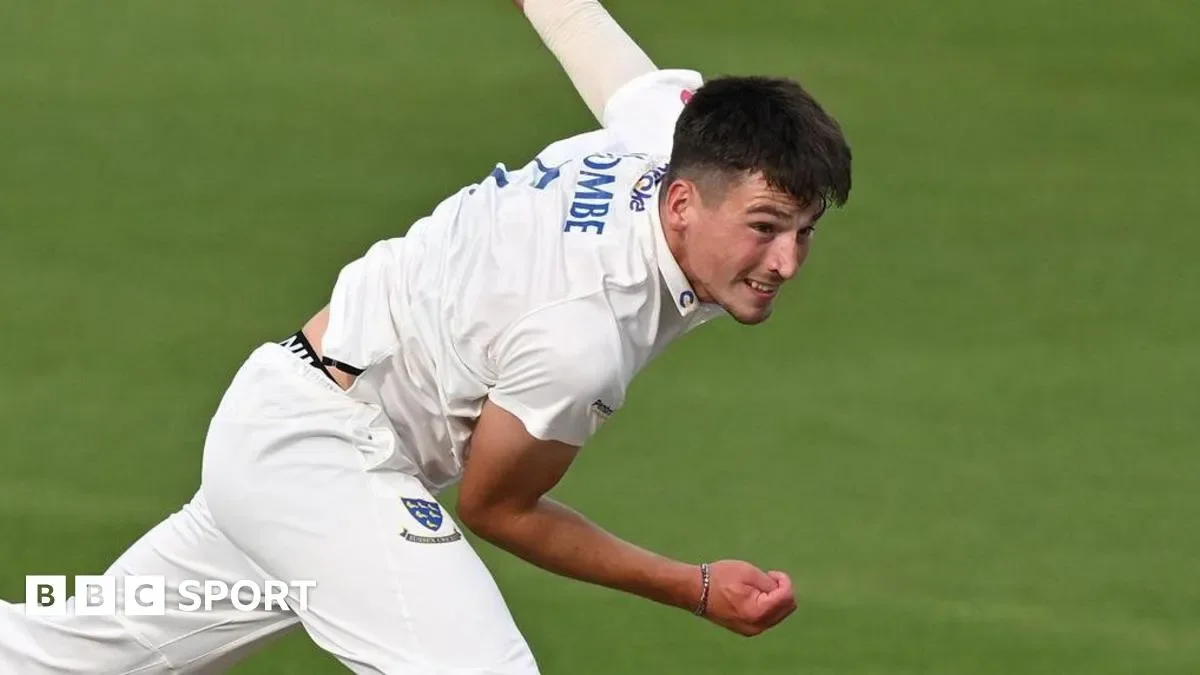 Essex v Somerset, Surrey v Leicestershire, and more: county cricket, day one – live - 4