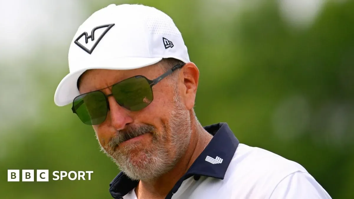 Phil to miss Masters due to family health matter - 1