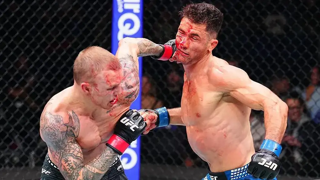 Lerone Murphy's title ambitions slide away at UFC London, as Russian Movsar Evloev spoils the party in front of Oasis star Noel Gallagher in crowd at O2 Arena - 4