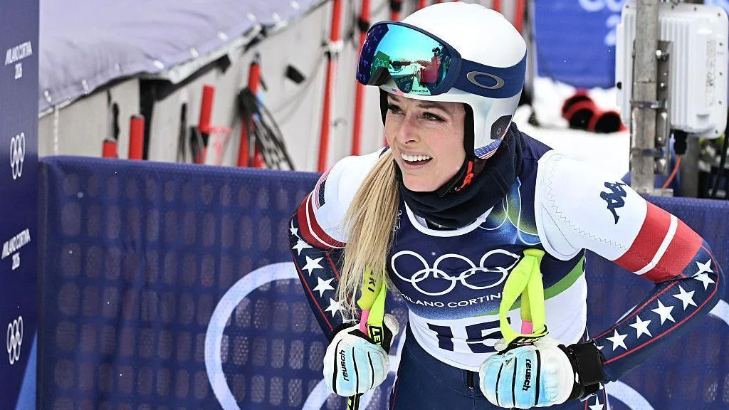 Lindsey Vonn 'sustained an injury' but is in 'stable condition' after crash in women's downhill - 4