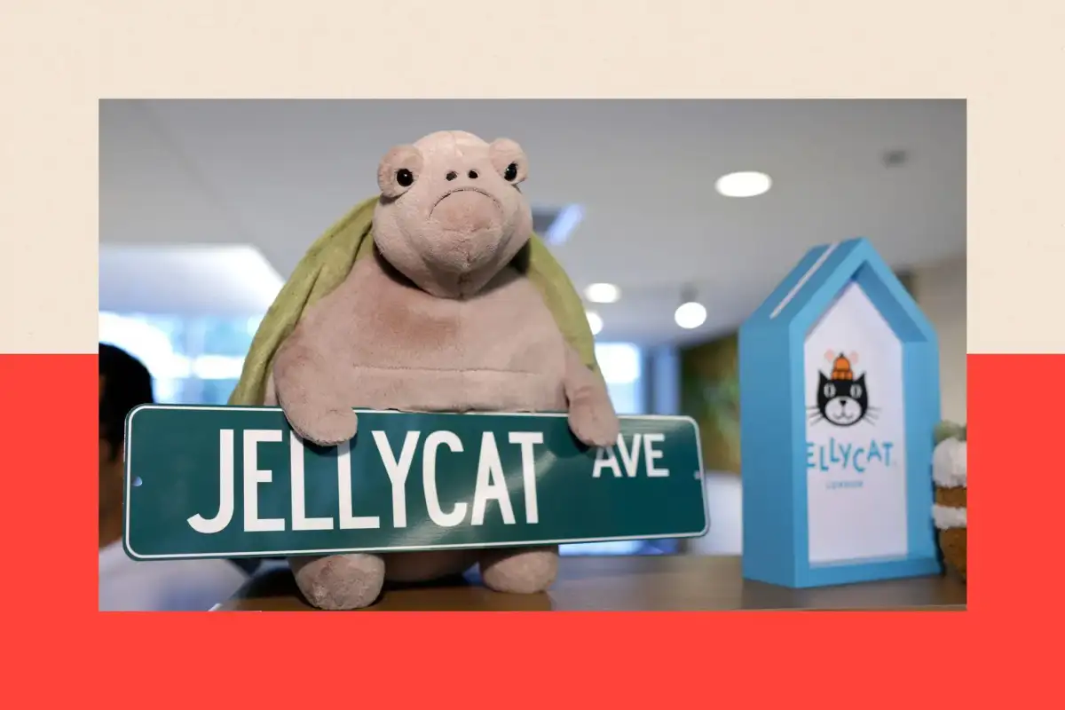 Thousands of the UK's most prolific shoplifters are 'set to avoid jail under Labour plans' - as stores brace for more mob chaos and supermarket chief calls for guards to be given pepper spray and truncheons - 2