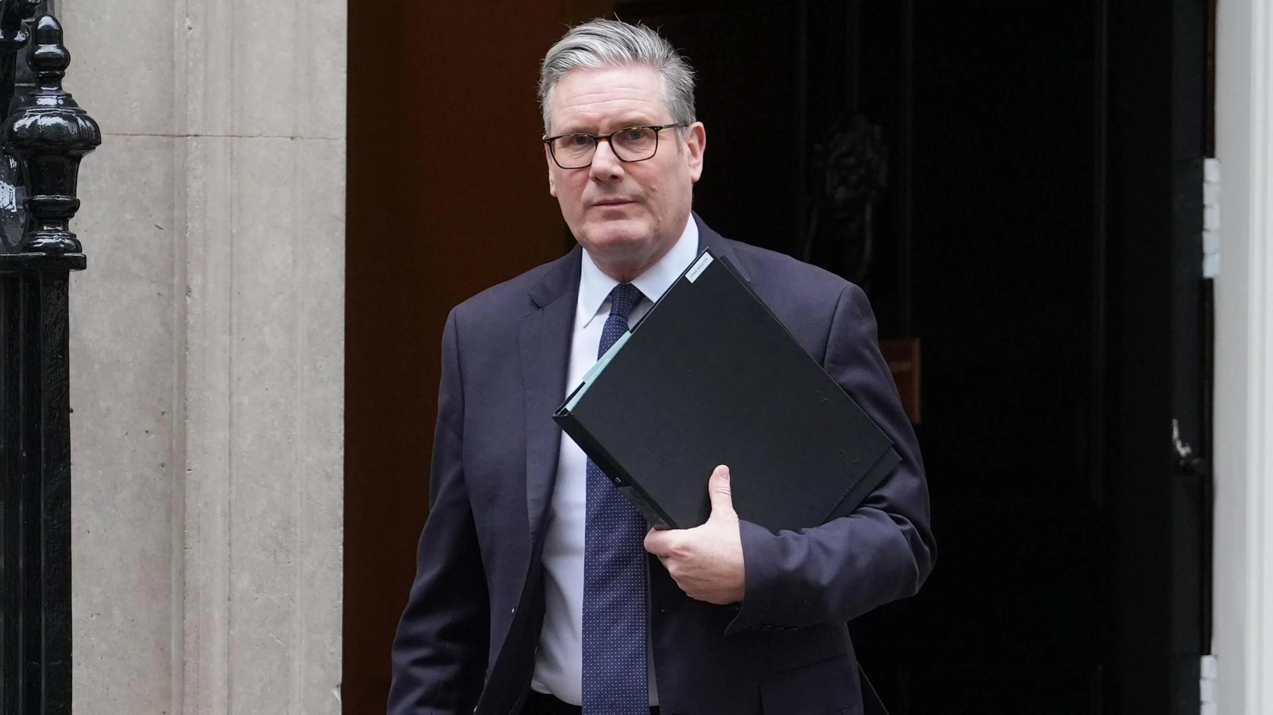 Chris Mason: Starmer's predicament is dire and now he faces future without top aides - 4