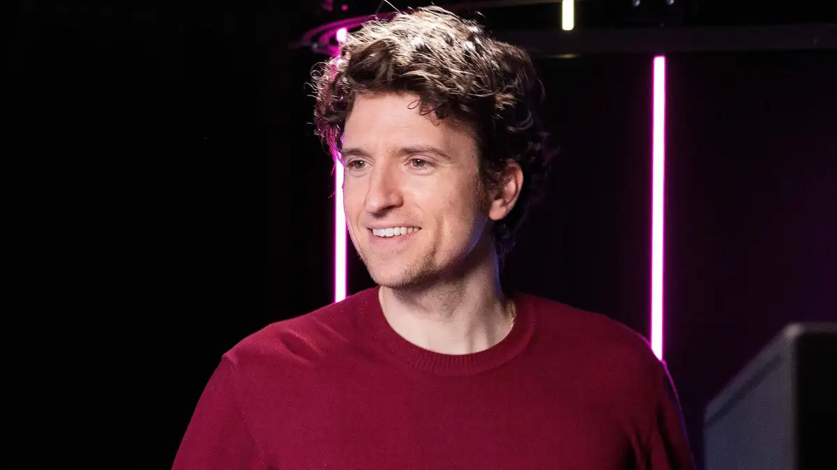 Radio 1 DJ Greg James sets off on 630-mile Comic Relief cycle challenge - 1