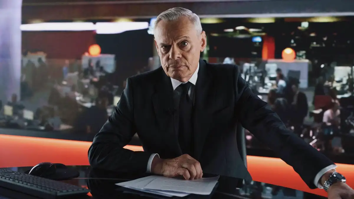 Huw Edwards has been inundated with TV offers to 'tell his side of the story', former publicist claims - 4