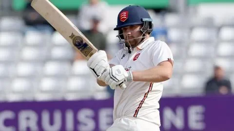 Foakes to the rescue for Surrey as County Championship makes its earliest start - 4