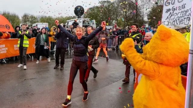 Sara Cox On Raising £9 Million For Children In Need Through 135-Mile Marathon: 'I've Never Known Pain Like It' - 4