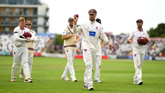 Essex v Somerset, Surrey v Leicestershire, and more: county cricket, day two – live - 1