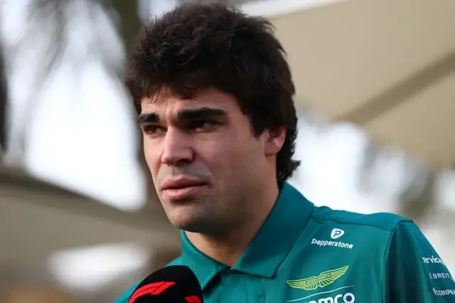 Aston Martin 'look four seconds off top teams' - 1