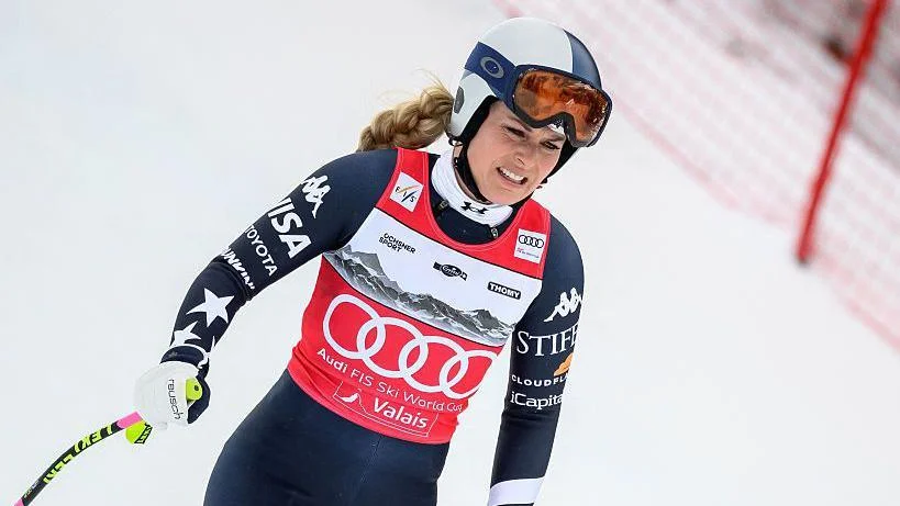 Lindsey Vonn airlifted to hospital after crashing out of Olympic downhill race - 3